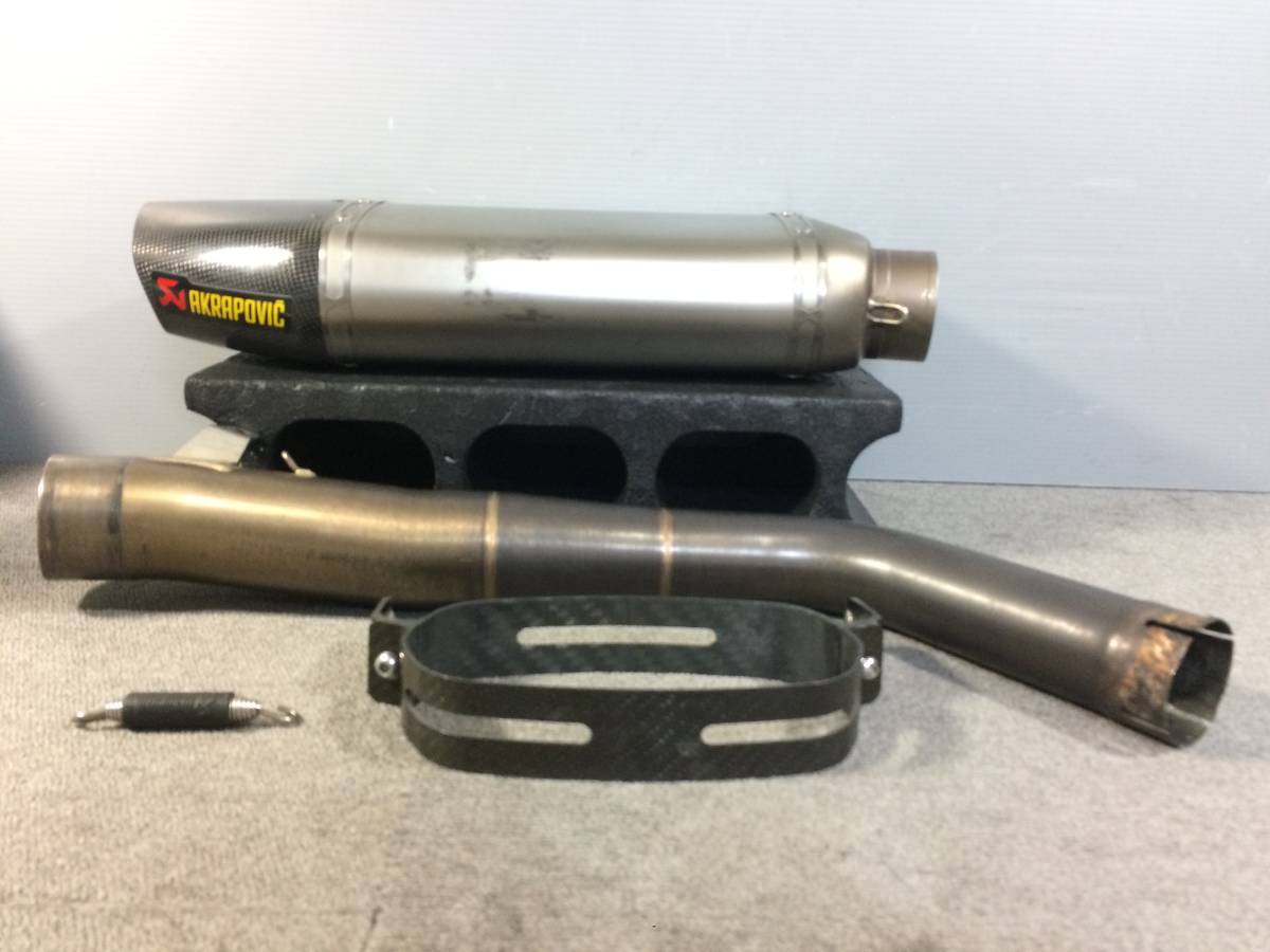 管理番号02806　【ワケアリ】　AKRAPOVIC　アクラポビッチ　CBR600RR　PC40　07-08　スリップオン　マフラー　サイレンサー　検索用　09-12_画像1