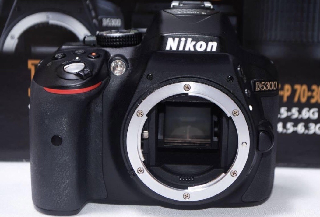 超美品 ニコン Nikon D5300 WIFI機能付き 付属品多数｜PayPayフリマ