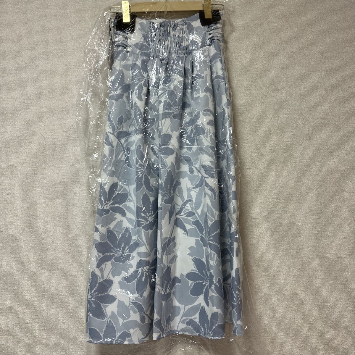 herlipto Lily Satin Volume Skirt Mサイズ|PayPayフリマ