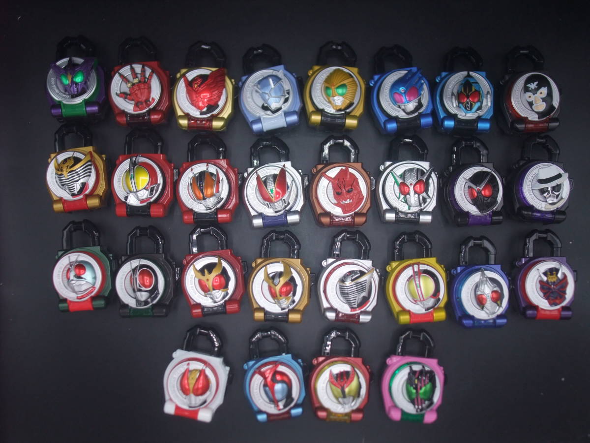  仮面ライダー鎧武 レジェンドライダーロックシード SG ２８種セット 電池未使用品_画像1