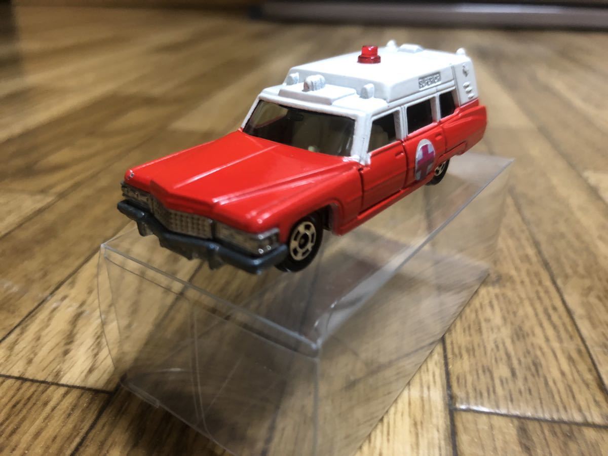 トミカ F60 キャデラック救急車 日本製 青箱 の商品詳細 | ヤフオク