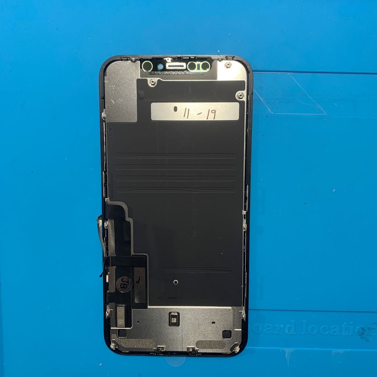 【セール中】iPhone 11純正再生パネル11-19