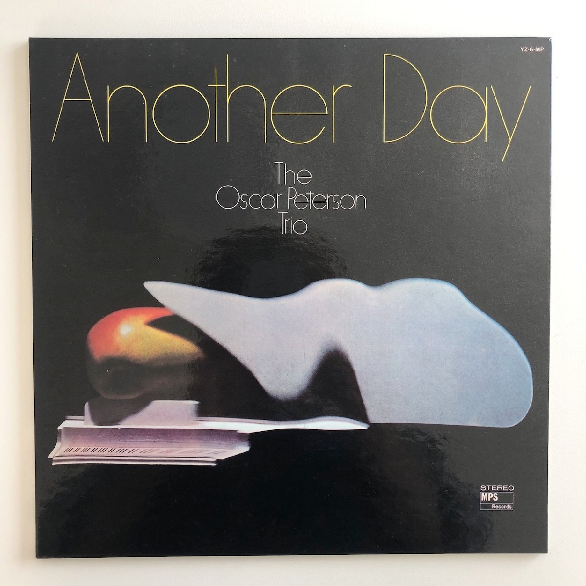 LP/ THE OSCAR PETERSON TRIO / ANOTHER DAY / オスカー・ピーターソン / 国内盤 MPS YZ-6-MP 30816_画像1