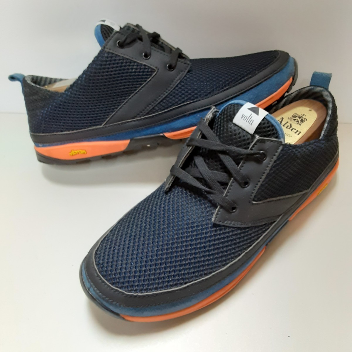 最値!定22000円!名作ビブラムソール使用!ヴォルタ【Volta Footwear】高級軽量 メッシュ スニーカー!完売!ブラック×ネイビー!黒紺 41 25.5_画像2