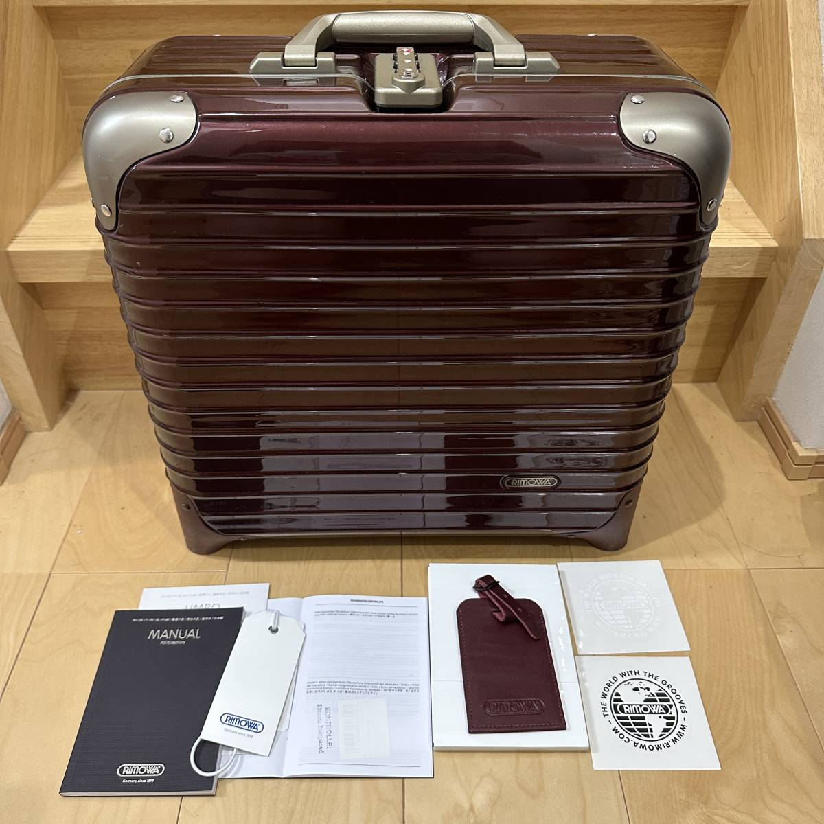 新入荷 RIMOWA RIMBO ① 881.40 24L カルモナレッド 4輪 マルチ