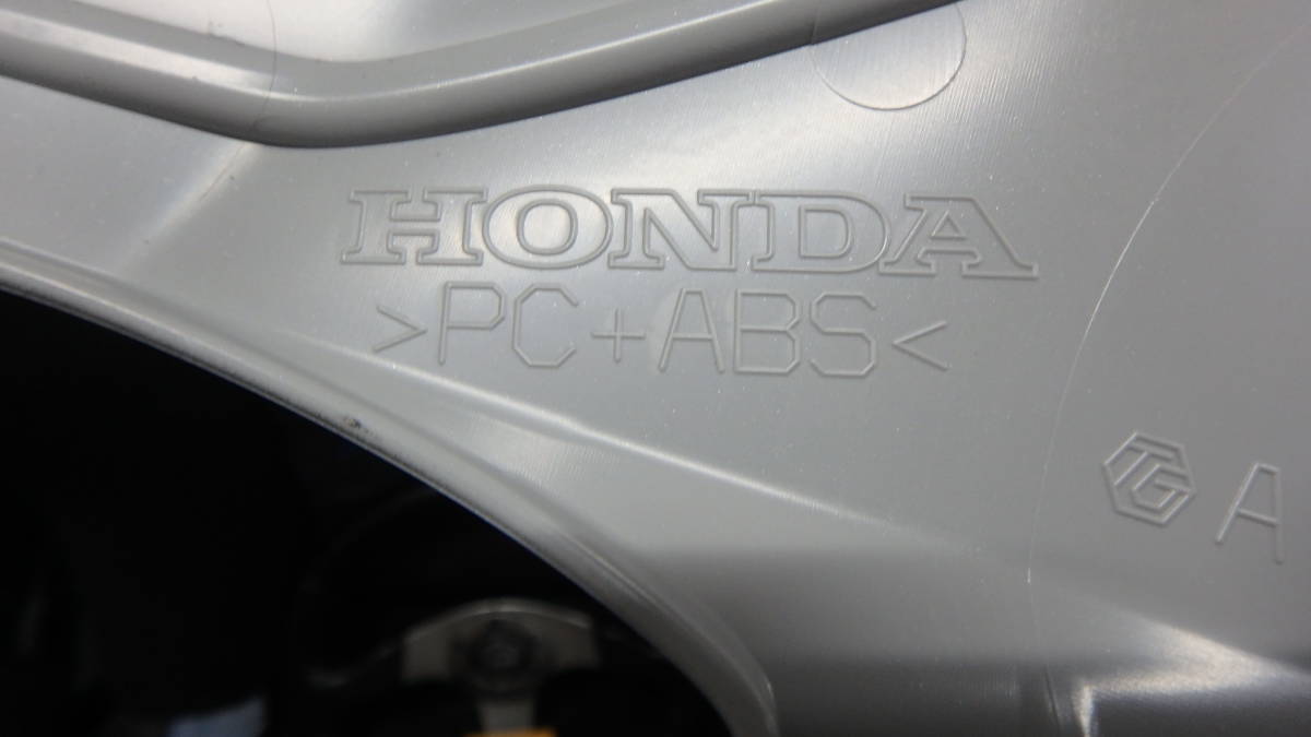 HONDA ホンダ フィットハイブリッド GP5/6 純正ホイルカバー 中古1枚 小傷あり　D_画像6