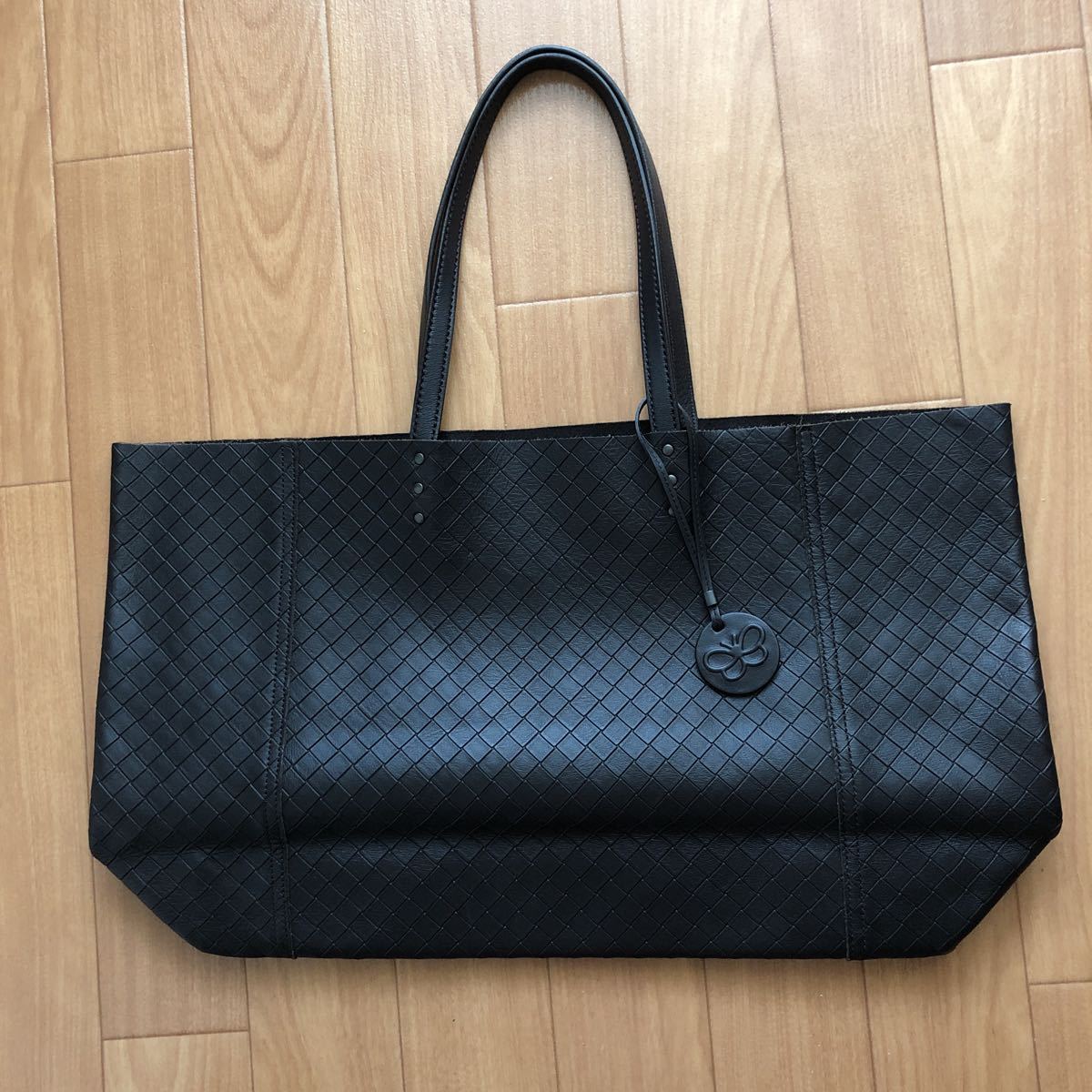 BOTTEGA VENETA ヴォッテガヴェネタ　イントレッチオ　ミラージュ　ダークブラウン　ショルダーバッグ　新品同様　バッグ レザー　本革　茶_画像1