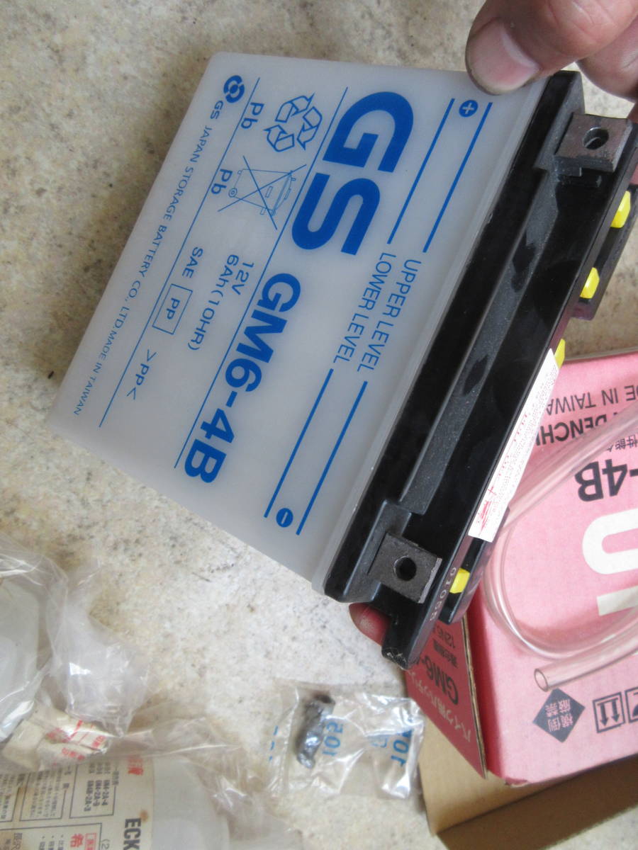★GM6-4B　 バッテリー　未使用ですが古いです。ジャンクでお願いします。_画像2