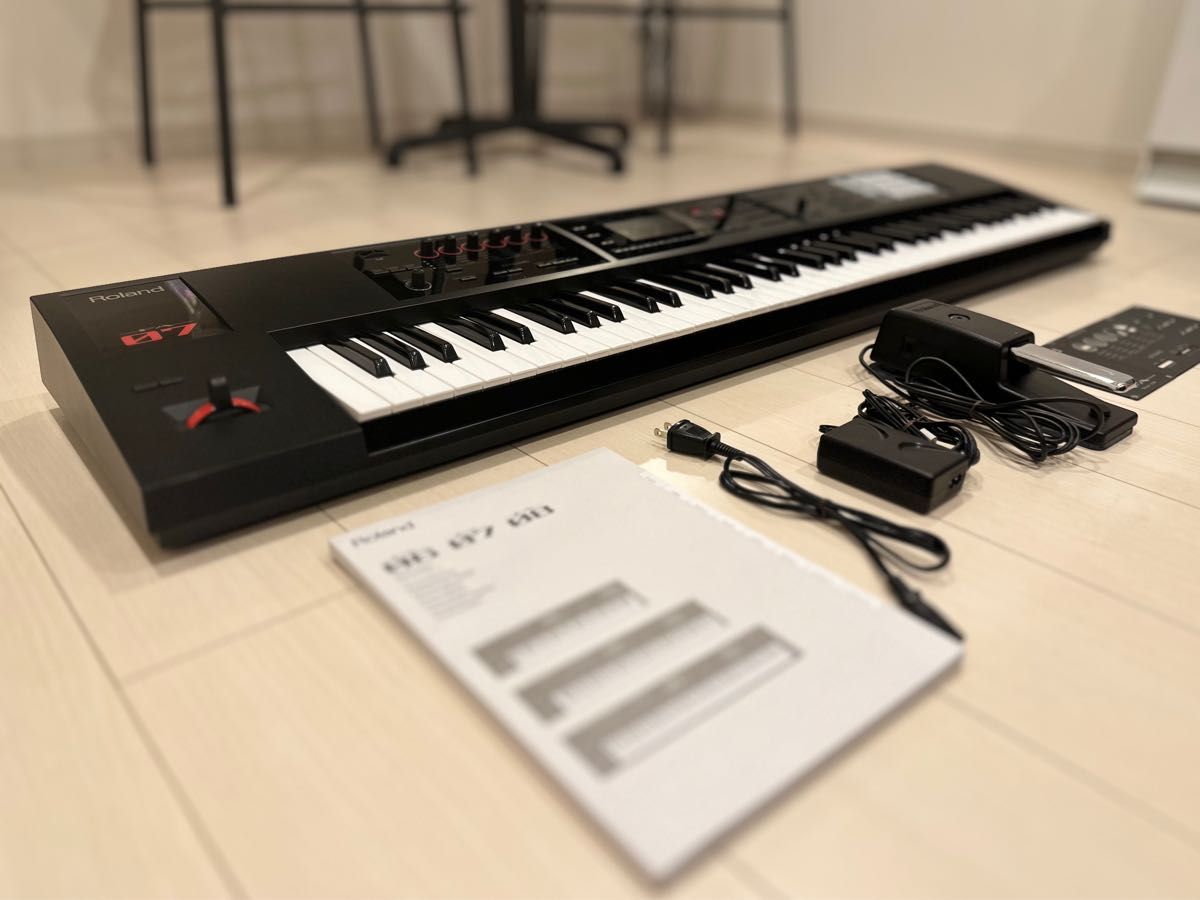 Roland FA-07 76鍵(電源アダプター、ペダル付き)-