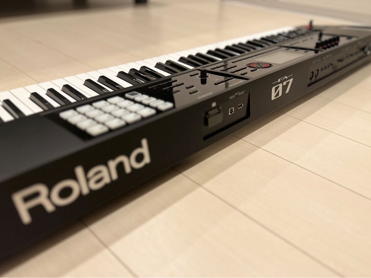 Roland ローランド FA-07 76鍵 シンセサイザー キーボード 中古 - 楽器