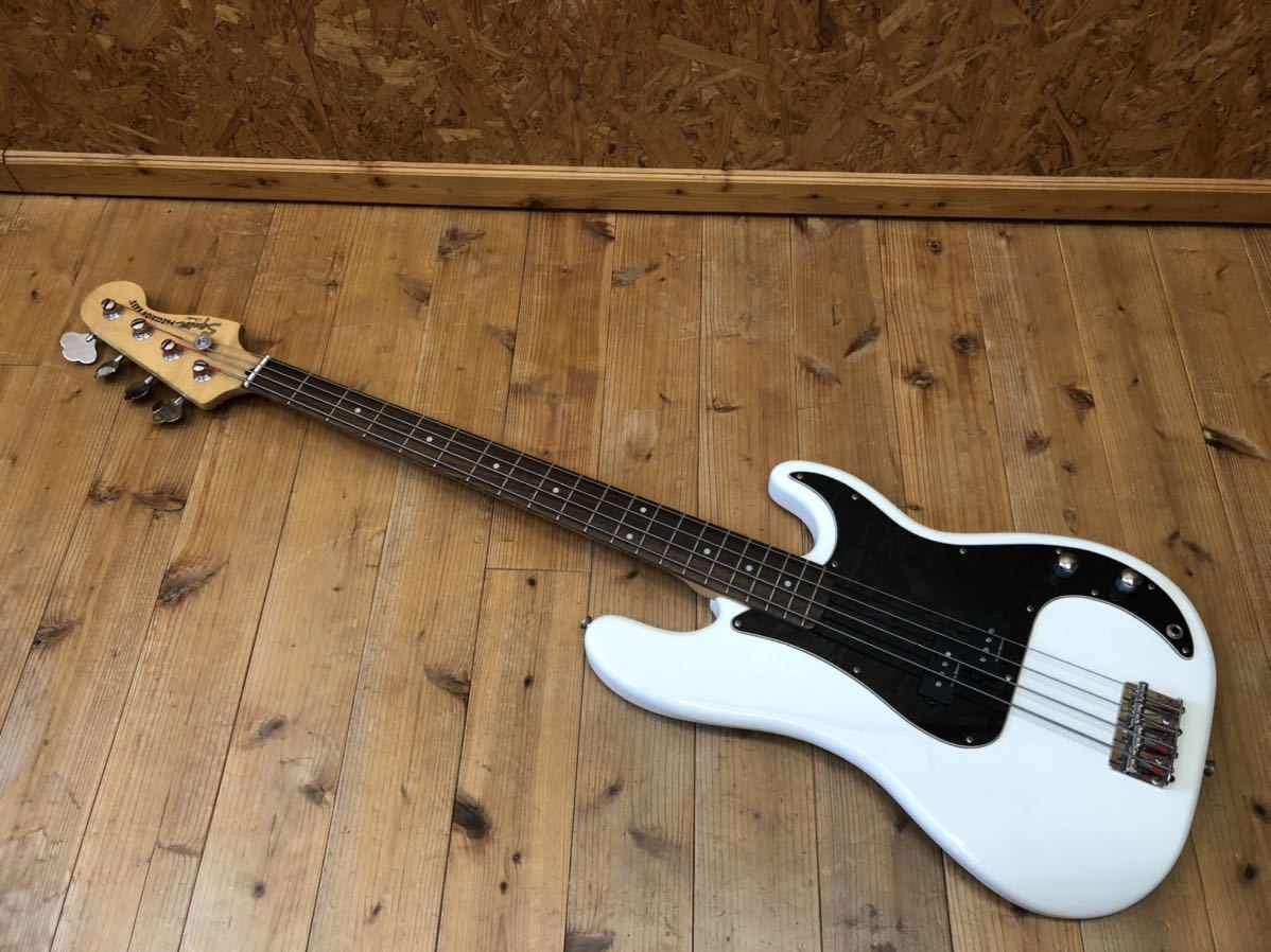 Fender SQUIER V.MOD PRECISION BASS (OWT)プレシジョンベース ほぼ