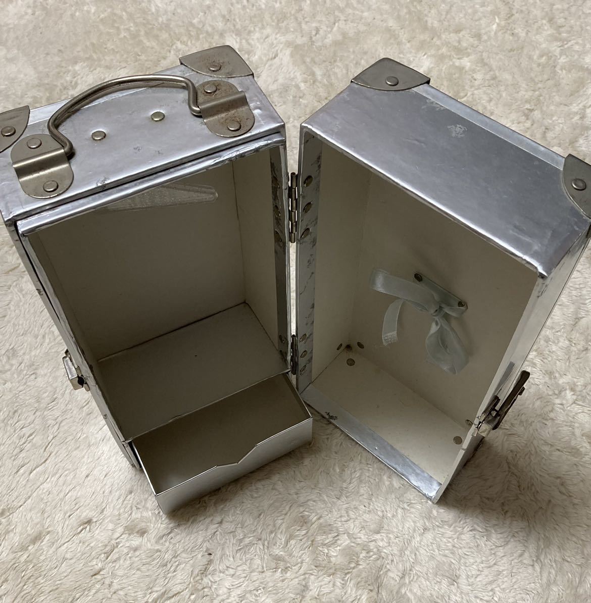 おトク情報がいっぱい! ビンテージ ドールケース ドールトランクbox ジュラルミン風 ビスクドール