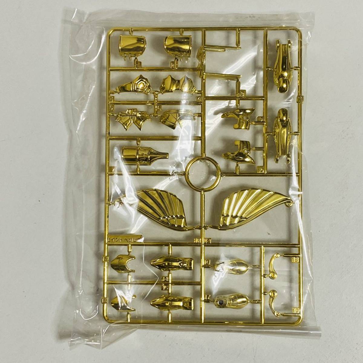 未組立品】BANDAI バンダイ 聖闘士星矢 ツインクロス ゴールド 未組立品】BANDAI バンダイ 聖闘士星矢 ツインクロス ゴールド