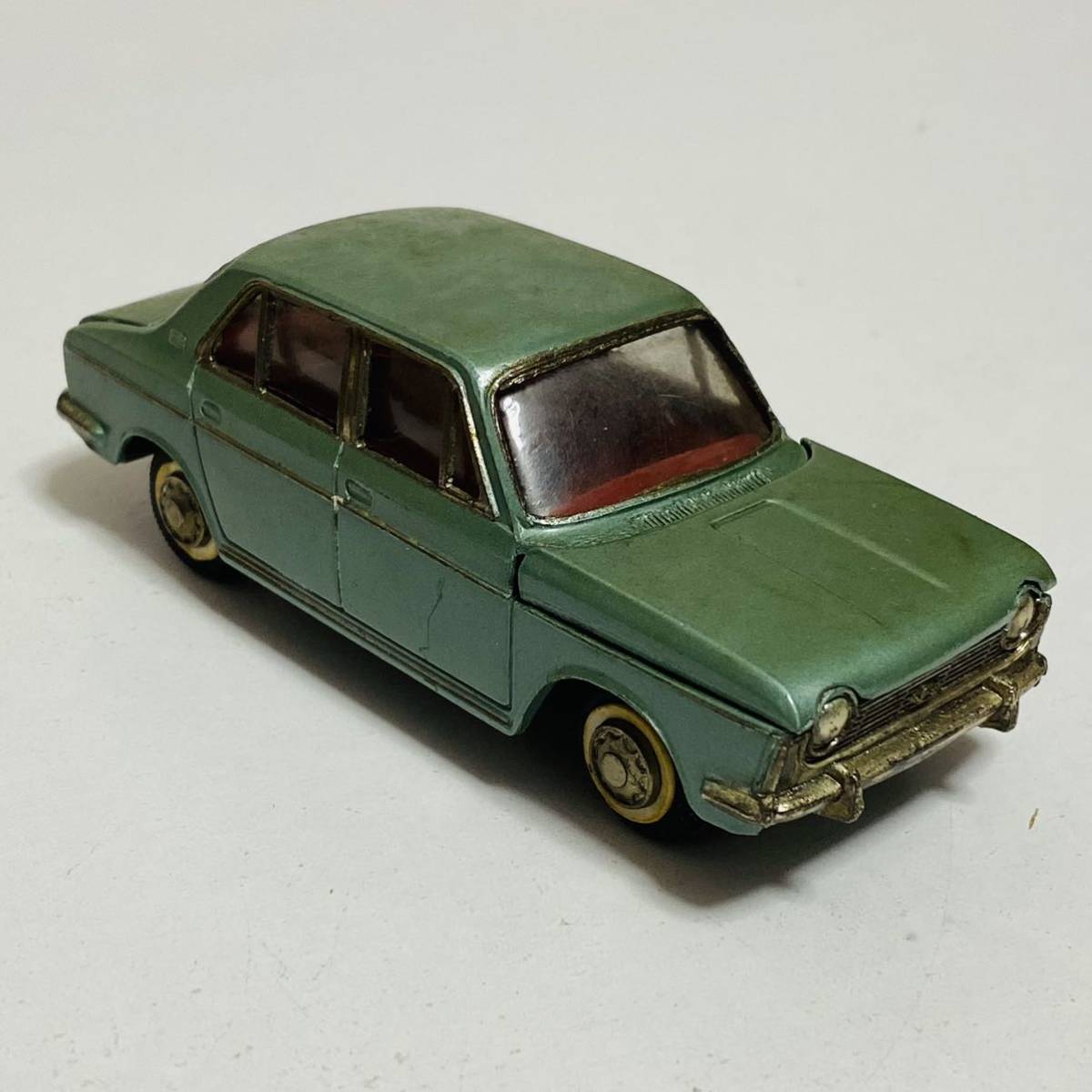 [ secondhand goods ]Yonezawa Toys Yonezawa toys 1/40 DIAPET Diapet No.148 Subaru 1000 SUBARU 1000 minicar 