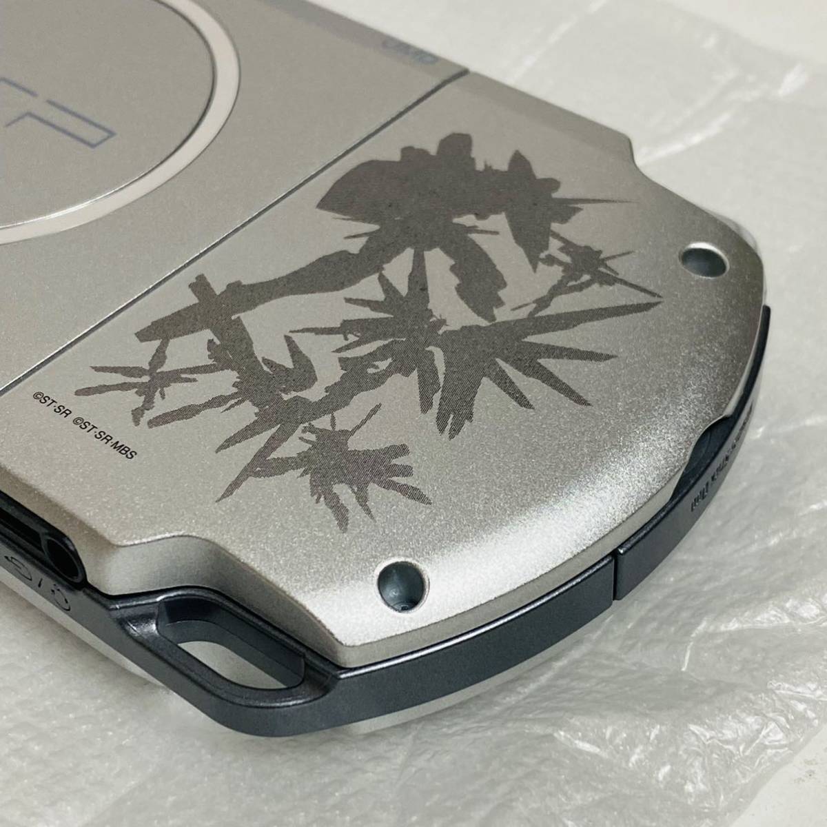 極美品】SONY ソニー PlayStation Portable PSP-3000 機動戦士 極美品】SONY ソニー PlayStation Portable PSP-3000 機動戦士