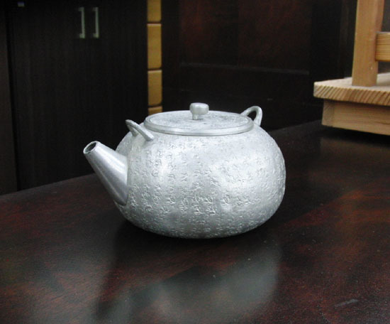 錫半 砲口 急須 本錫製 煎茶道具 約316g 茶器 刻印あり 老舗 札幌 手稲
