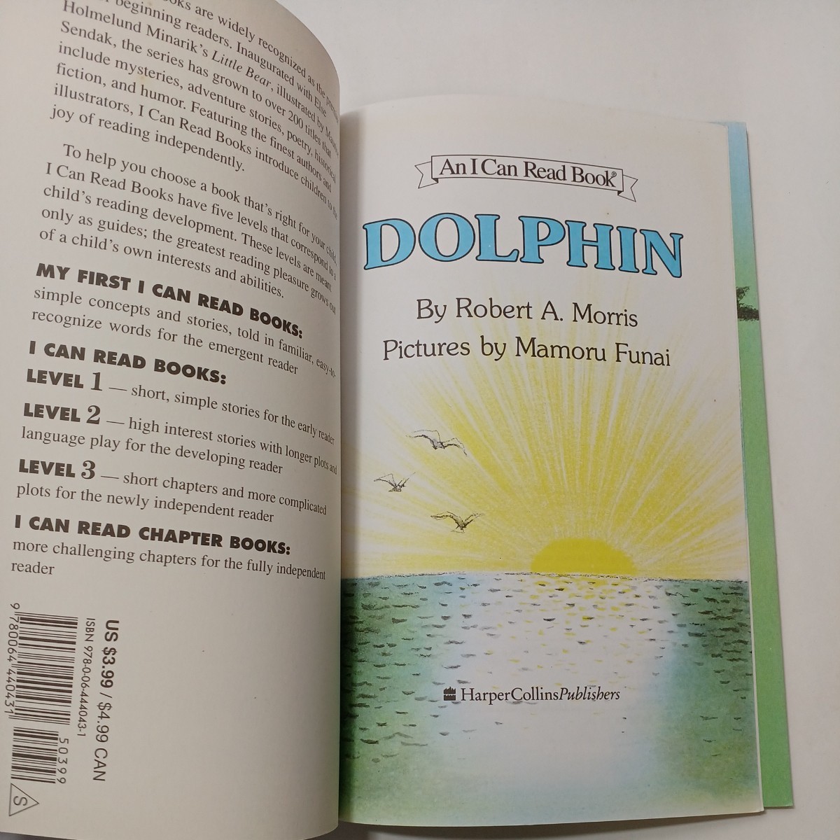 zaa-488♪Dolphins/The Big Balloon Race (Level-3) Robert A Morris(著) HarperCollins Children's Books（1992年）2冊セット