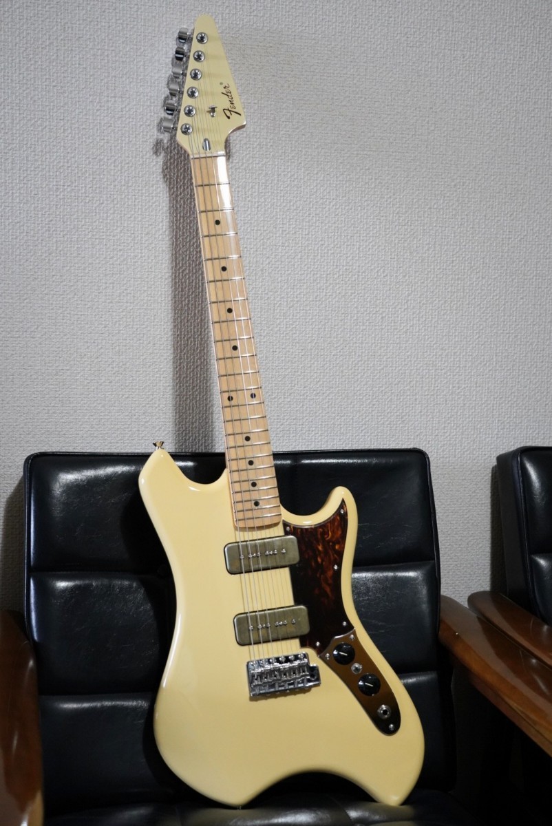 Fender Daiki Tsuneta Swinger スウィンガー king gnu 常田 の Fender Daiki Tsuneta Swinger スウィンガー king gnu 常田 の