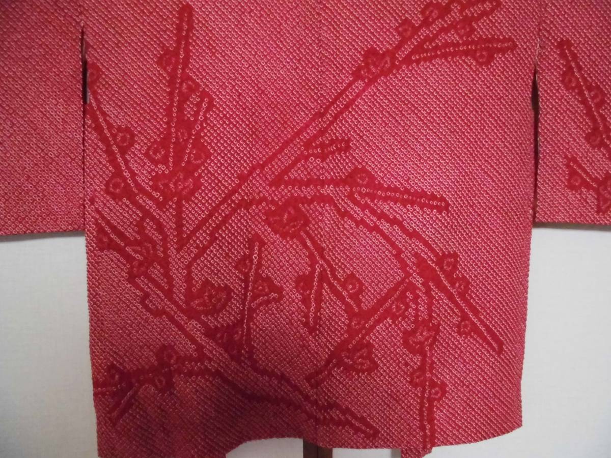 正絹／昭和レトロ　渋い赤に梅の枝花柄の絞りの羽織／未使用_画像3