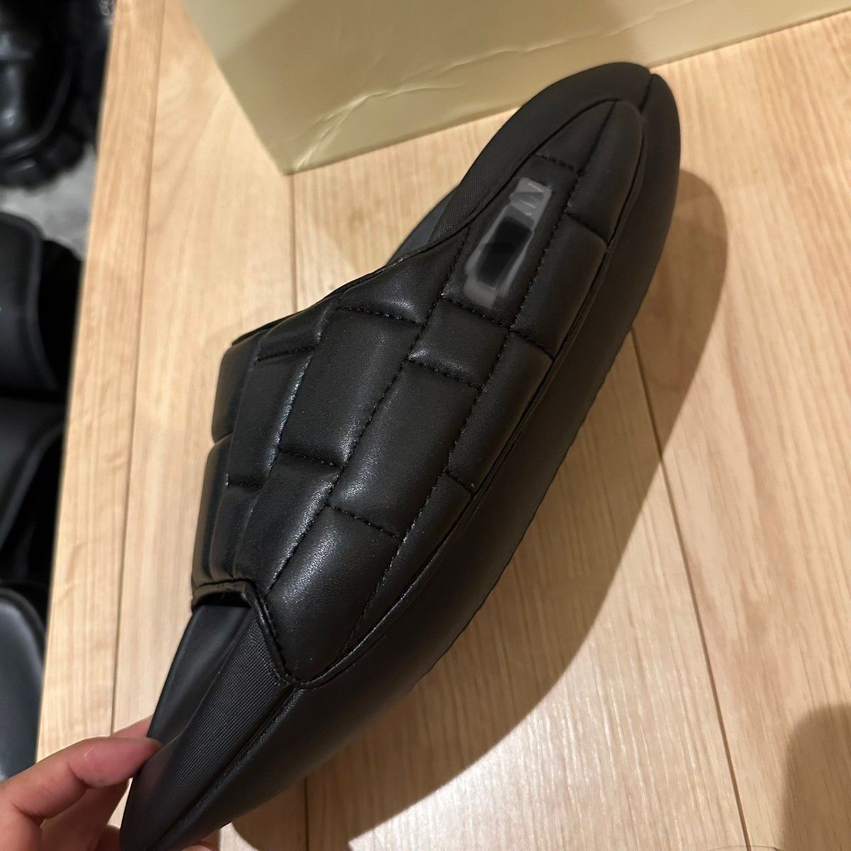 登坂広臣 着用 サンダル dude9|Yahoo!フリマ(旧PayPayフリマ) 登坂広臣 着用 サンダル dude9|Yahoo!フリマ(旧PayPayフリマ)