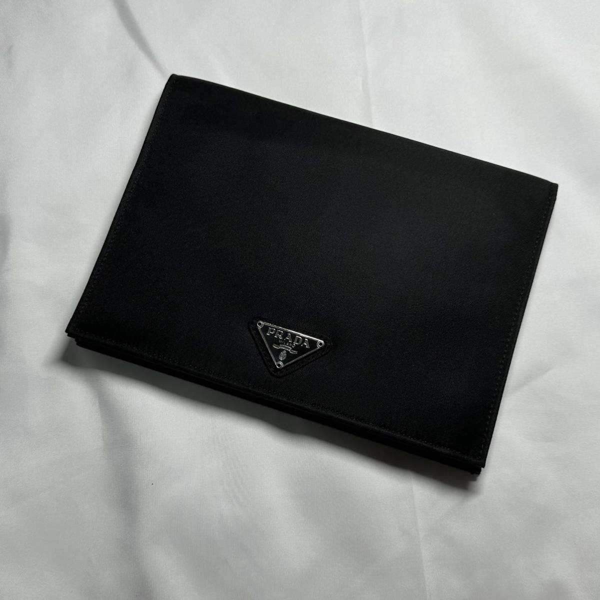 激安通販 PRADA プラダ　財布　ナイロン　三角ロゴ　大きめ 女性用財布