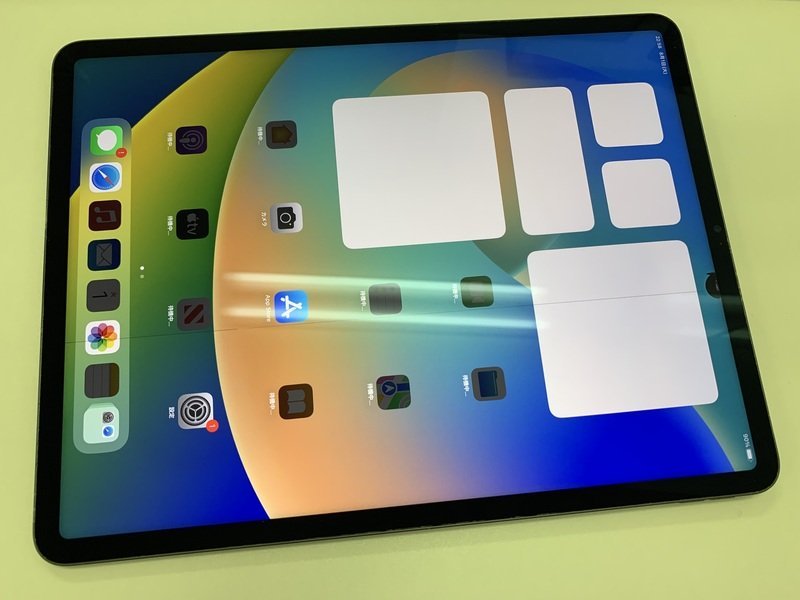 DO578 iPad Pro 12.9インチ 第5世代 Wi-Fiモデル A2378 スペースグレイ
