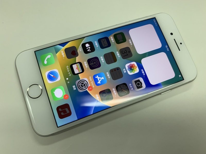 DP706 SIMフリー iPhone8 シルバー 64GB-