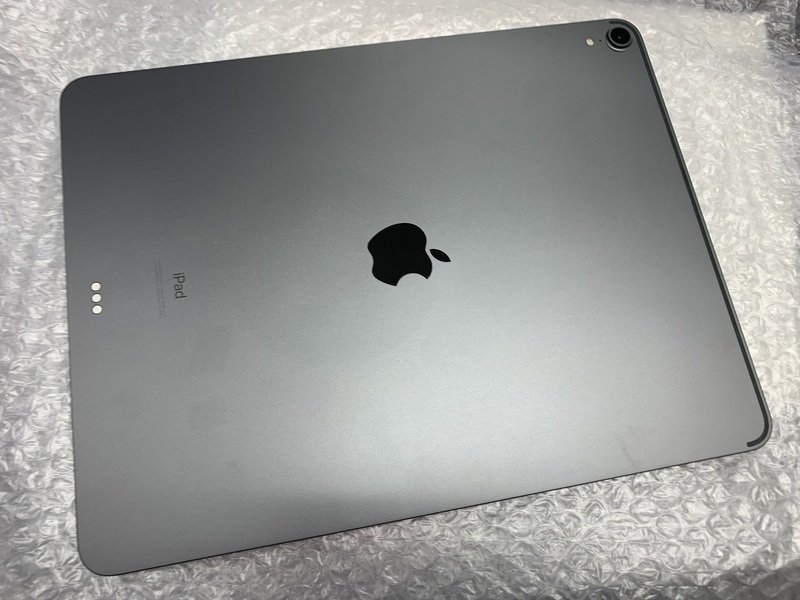 DQ401 iPad Pro 12.9インチ 第3世代 Wi-Fiモデル A1876 スペースグレイ