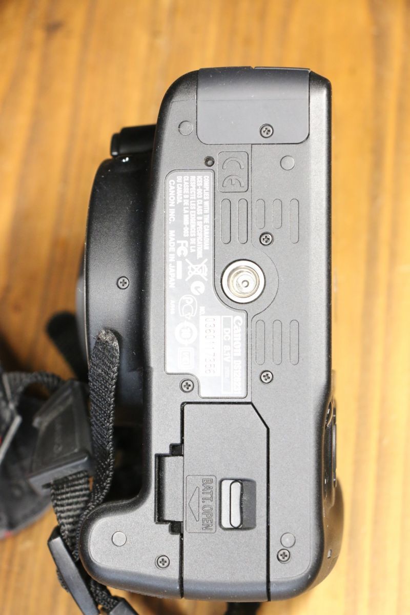年中無休】 到着後即使える□Canon EOS KIss X3 ダブルレンズ+