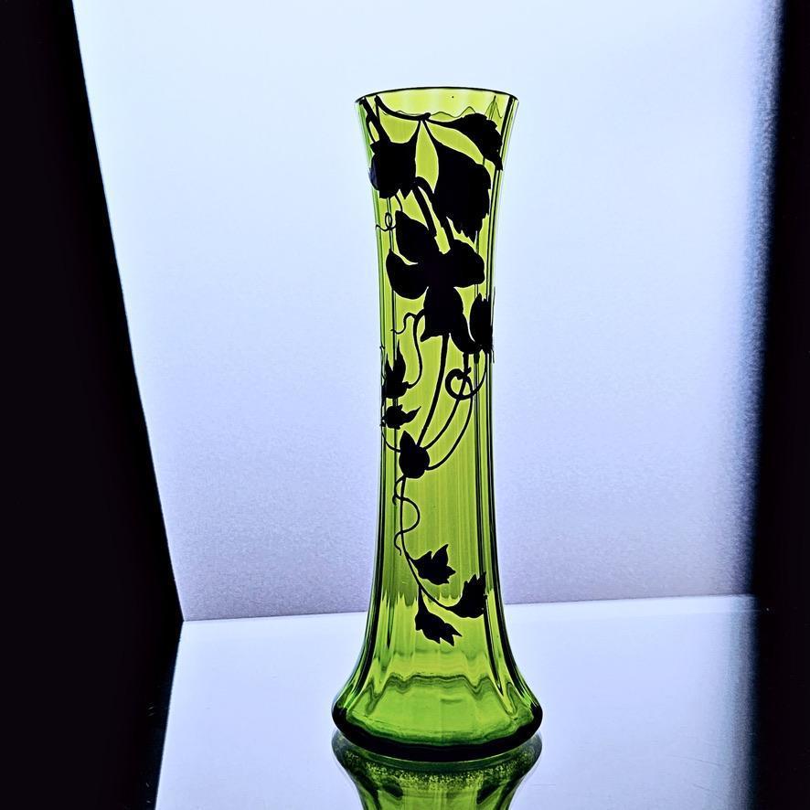 美しい アールヌーヴォーの花瓶【1900年前後】グリーン 金彩オールド