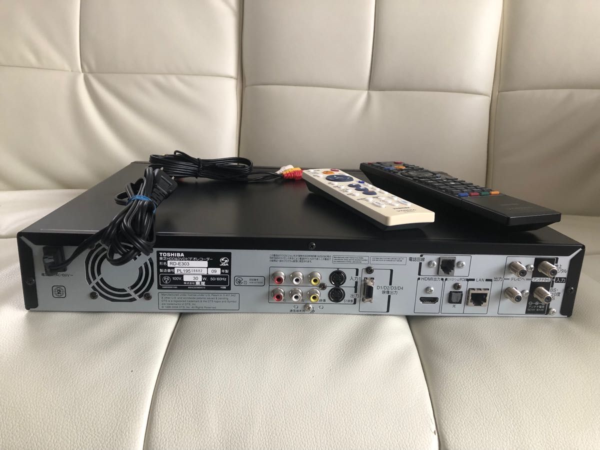 TOSHIBA 東芝 VARDIA RD-E303 HDD&DVDビデオレコーダー 09年 TOSHIBA 東芝 VARDIA RD-E303 HDD&DVDビデオレコーダー 09年