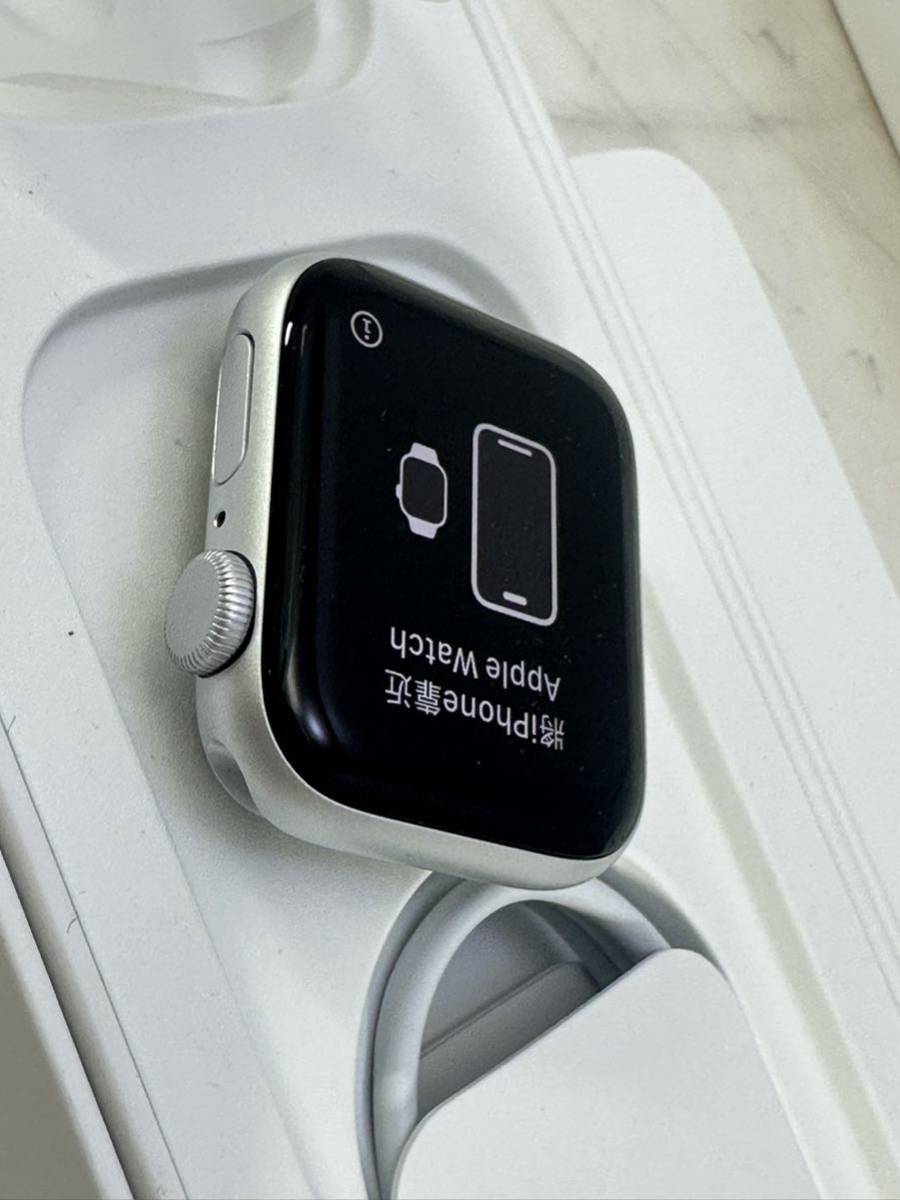 Apple Watch アップルウォッチ SE GPSモデル mm シルバー スポーツ