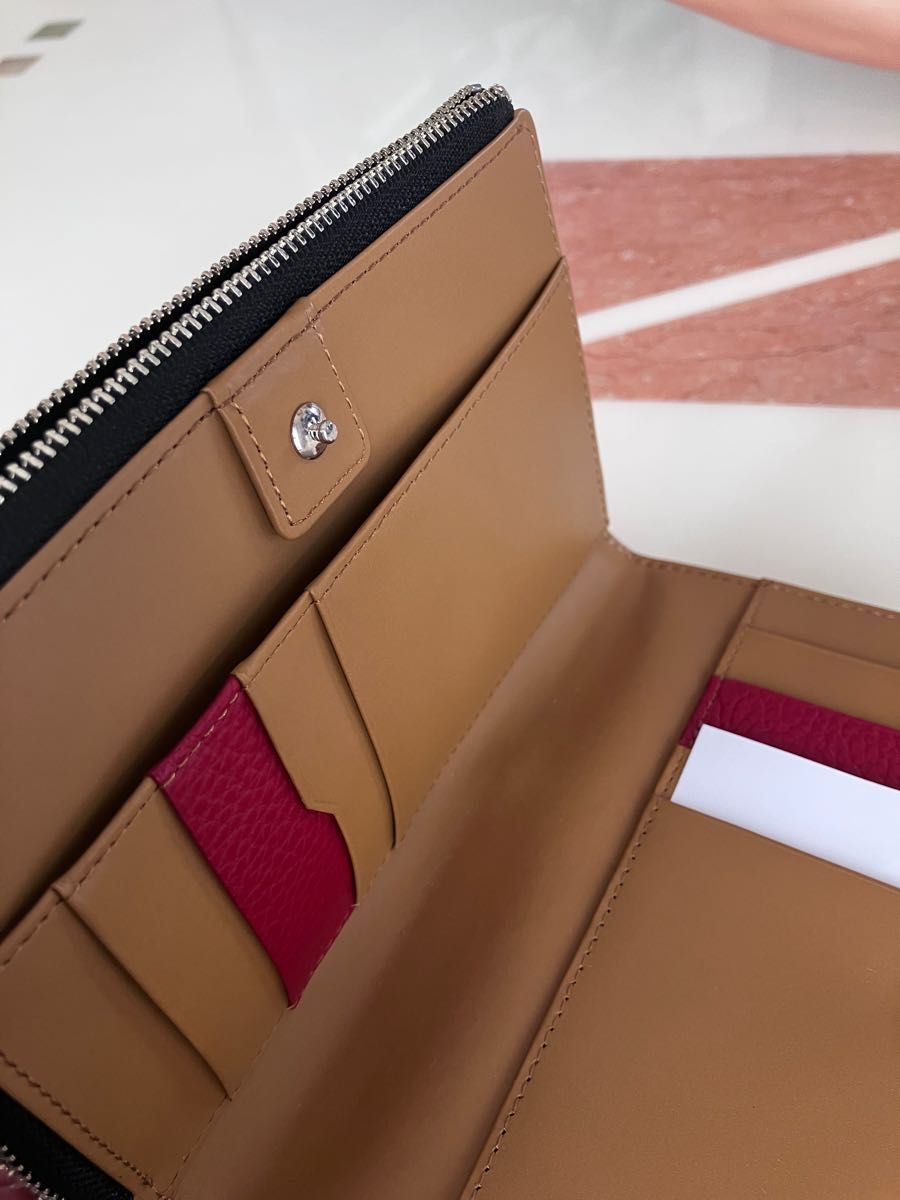 新品未使用品　JEFF BANKS 小物入れ財布、カードケース　万能な品物。サイズ17×10×2.5cm品物番号　JBP202