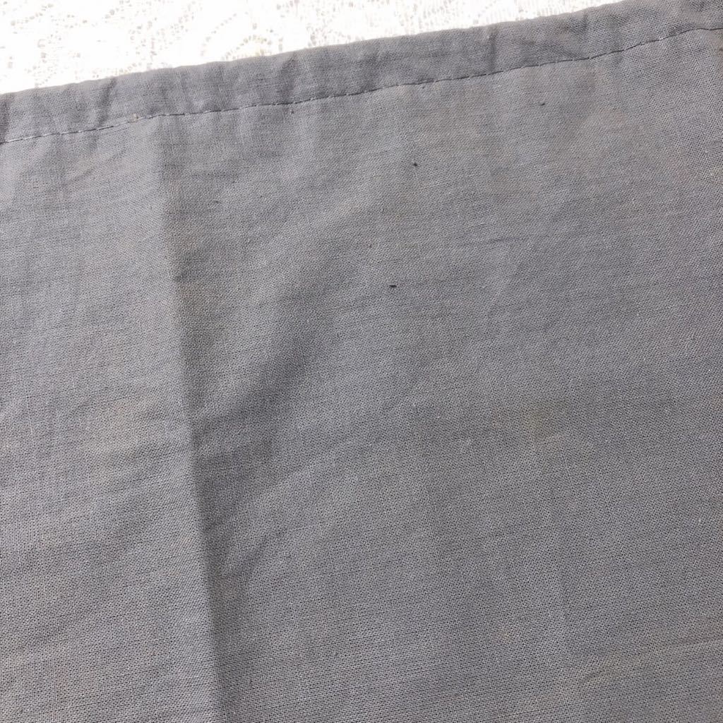 ミュウミュウ「miu miu」バッグ保存袋 (2838) 正規品 付属品 内袋 布袋 巾着袋 布製 グレー 48×38cm バッグ用 わけあり_毛羽立ちがあります