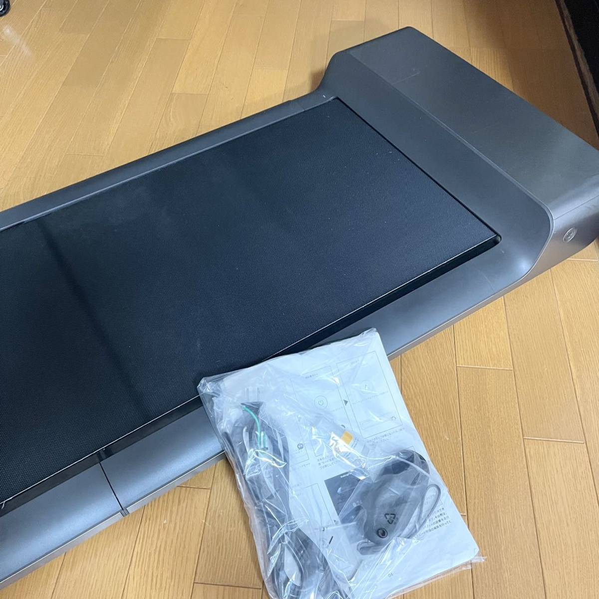 KingSmith WalkingPad P1 ルームランナー 家庭用 電動 静音 ウォーキングマシン キングスミス トレッドミルランニングマシン 折り畳み設計
