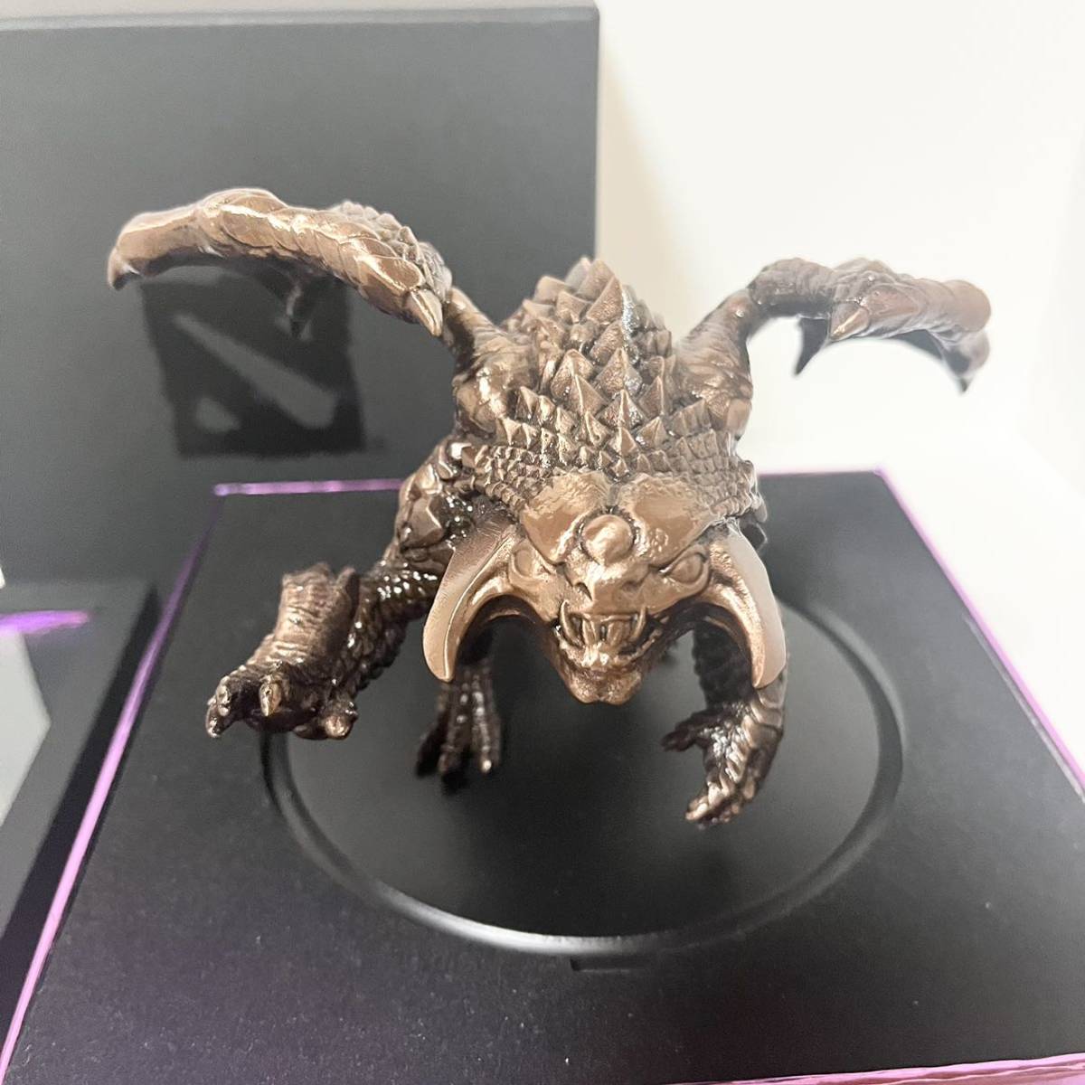 DOTA 2 ロシャン フィギュア Baby Roshan