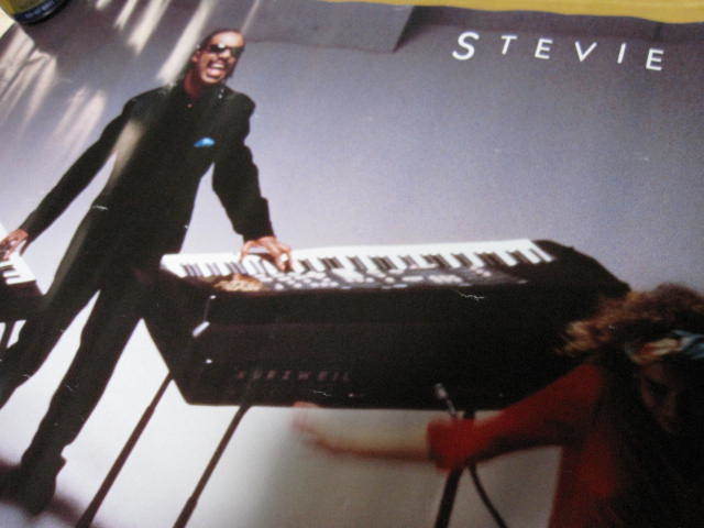 【 現状渡し ポスター 】Stevie Wonder スティービー・ワンダー VICTOR ビクター 希少 貴重 販促用 非売品 B2 サイズ 程度 約515×728mm_画像3