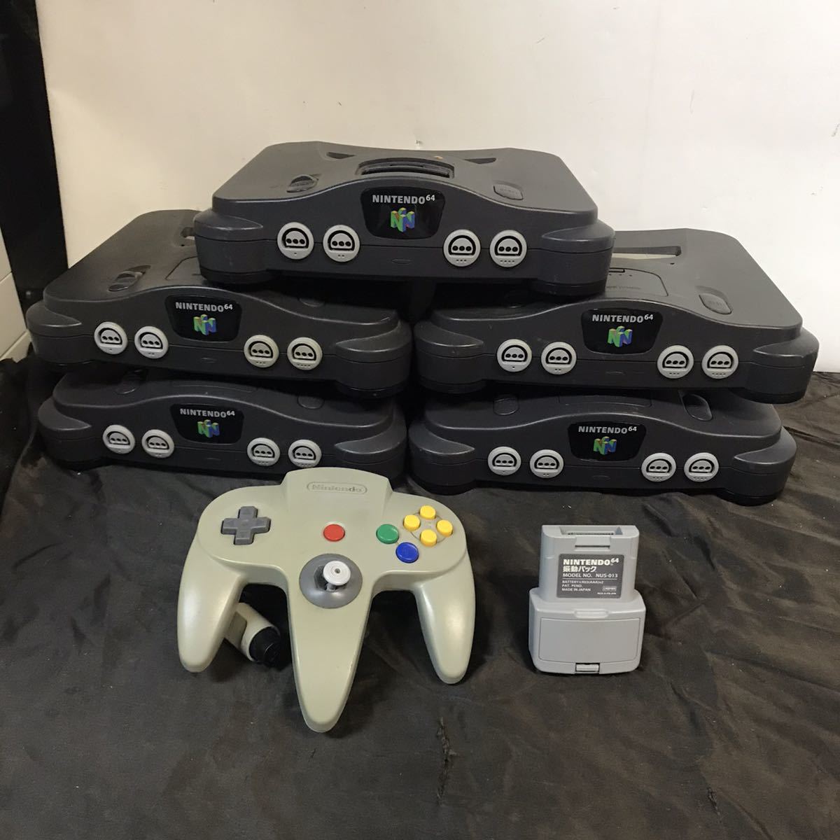 ニンテンドウ64本体 5個 コントローラー他 セット ターミネーターパック付き 動作未確認 NINTENDO64 N64_画像1