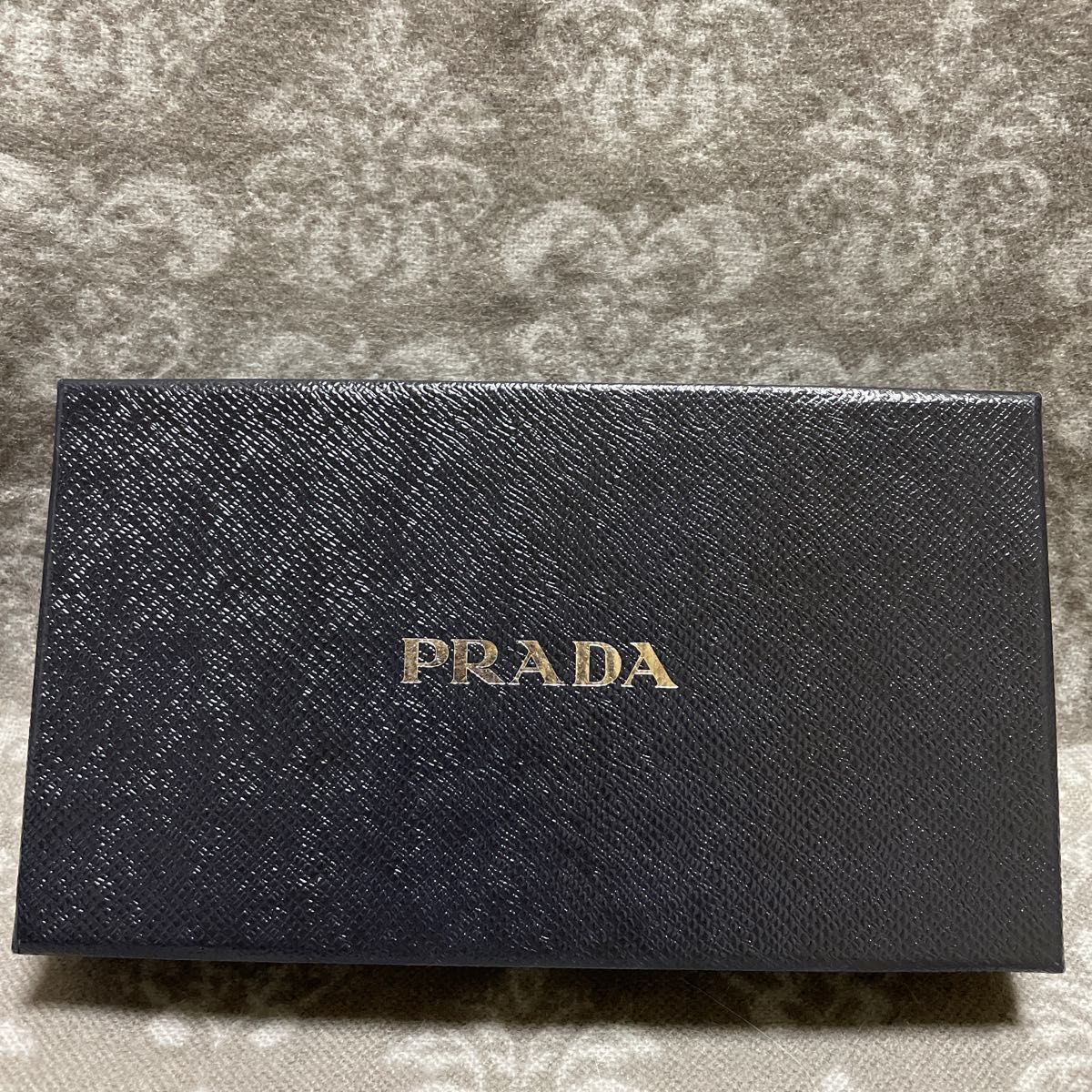 極美品  PRADA プラダ サフィアーノ フィオッコ リボン ラウンドファスナー 長財布 