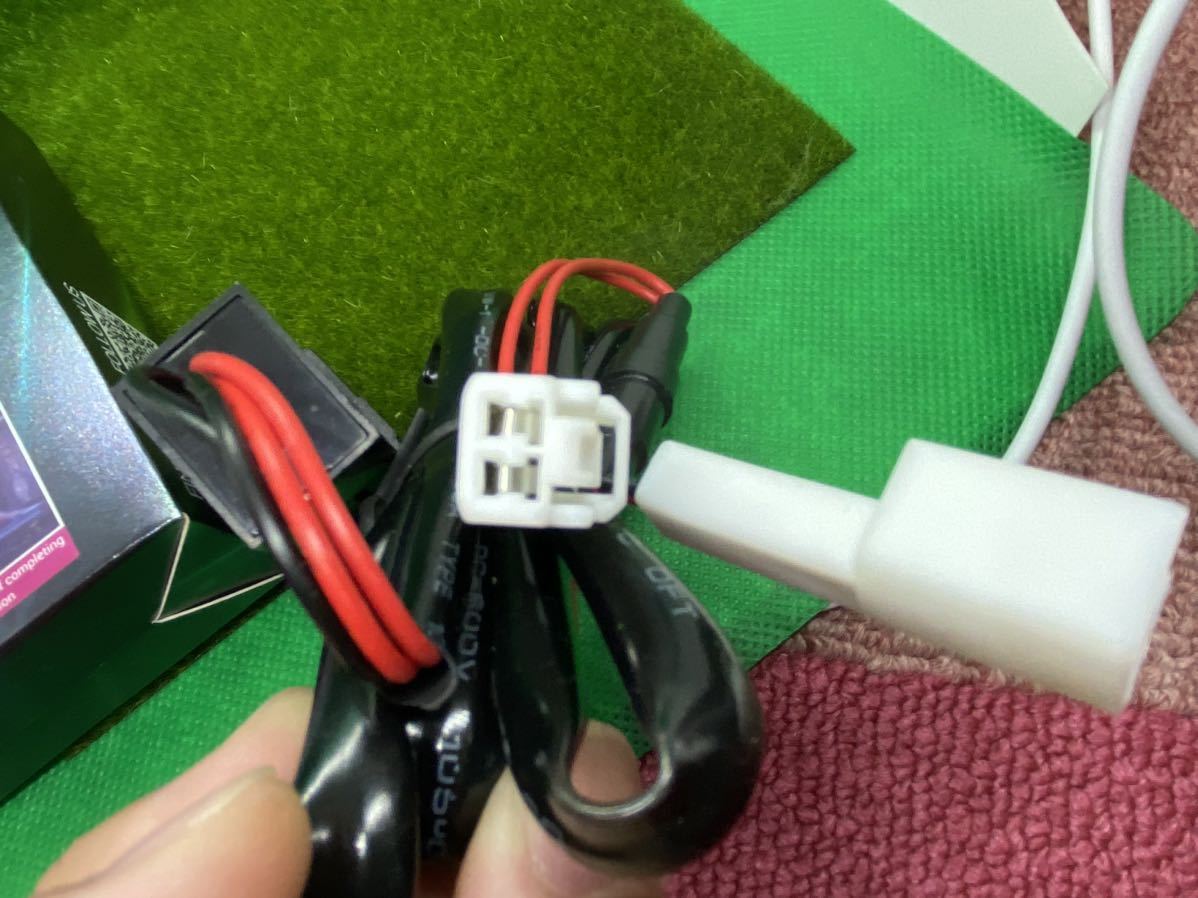 デュアル USB ポート 6.4A 12-24V 車の充電器ブルーレッド Led トヨタ/ダイハツ車用 専用カプラー仕様　ウェイク後期型　_画像2