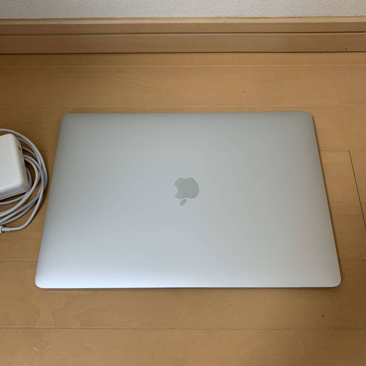 Apple MacBook Pro 2018 15インチ Core i9 メモリ32GB SSD512GB