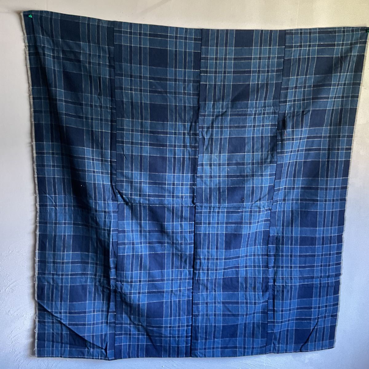 S15/初荷時代藍染古布木綿厚手襤褸132x127cm 格子古裂継ぎ接ぎ生地骨董