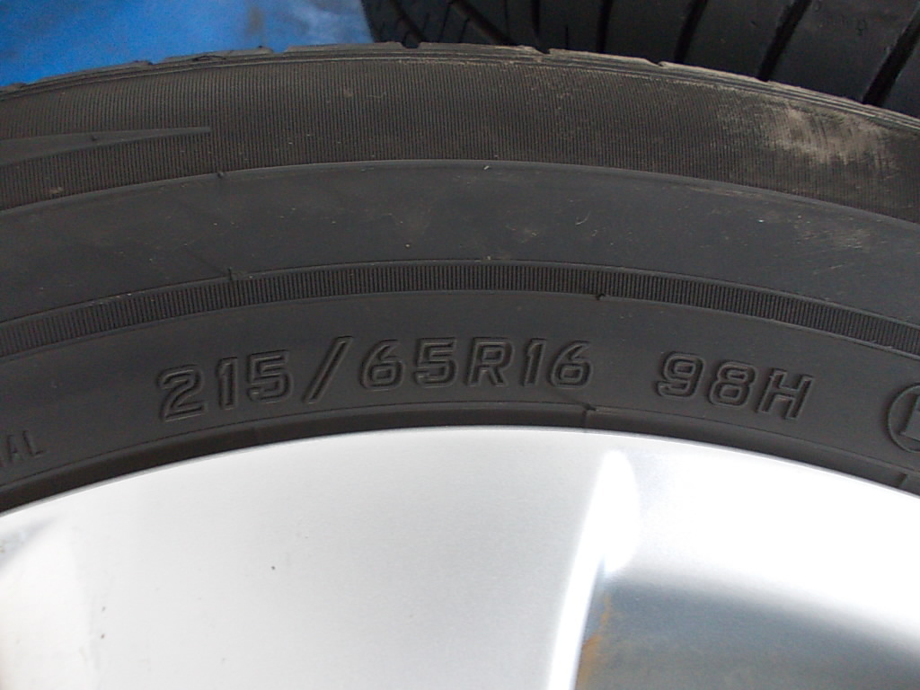 ★中古★２０系アルファード/ヴェルファイア■２１５/６５R１６ １６×６．５Ｊ １１４．３ ５穴■タイヤ、アルミホイール4本の画像4