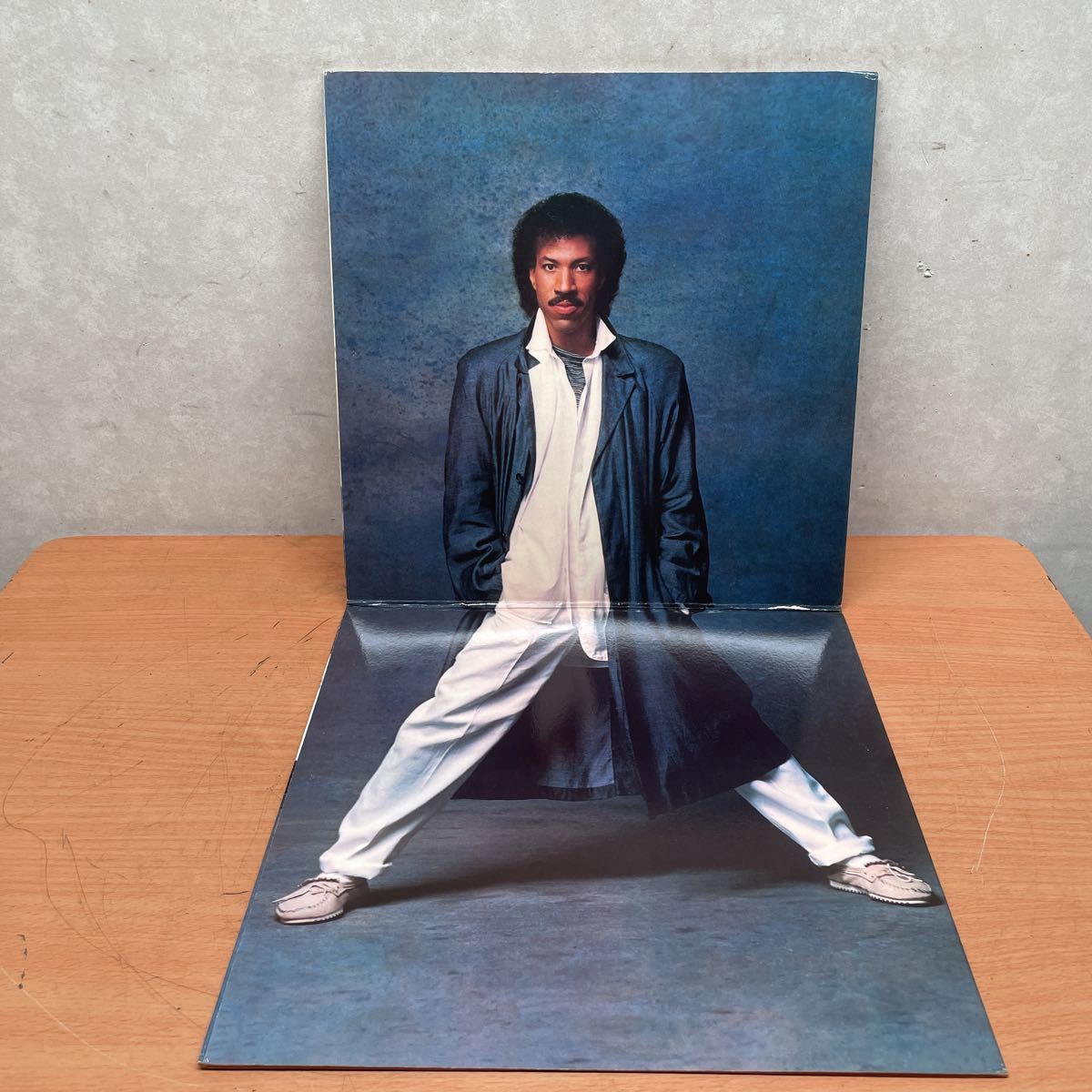 中古LPレコード　ライオネル・リッチー　DANCING IN THE CEILING_画像3