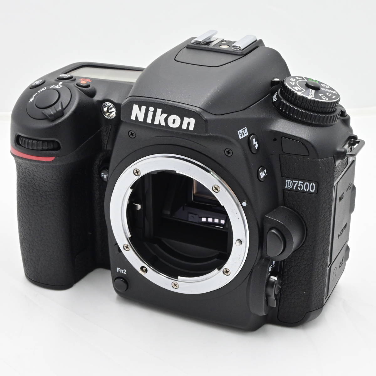 海外ブランド シャッター回数僅か『718』Nikon デジタル一眼レフカメラ
