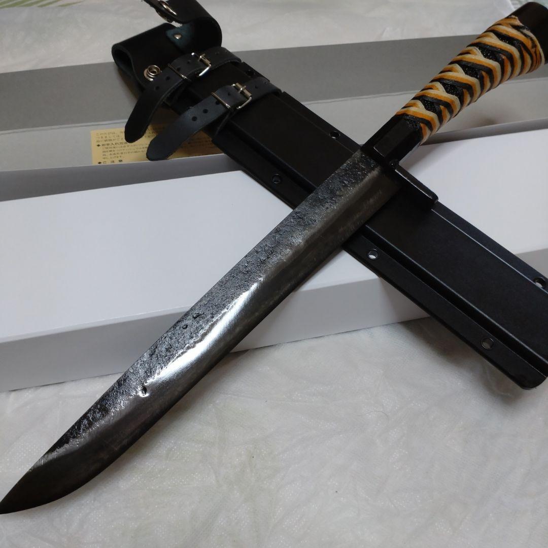 レッドオルカ 1尺剣鉈 黒打甲伏せ造り 黒錆付 糸巻黄×白×黒 エイ革黒