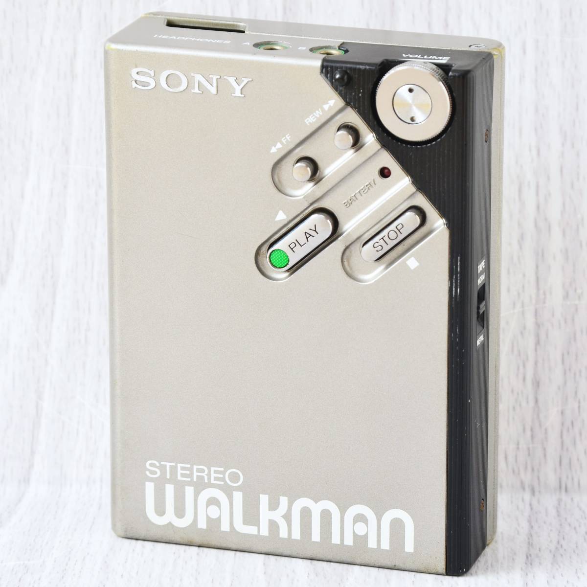 美品 SONY WALKMAN WM-2 カセットウォークマン 銀 ケース付 修理・整備