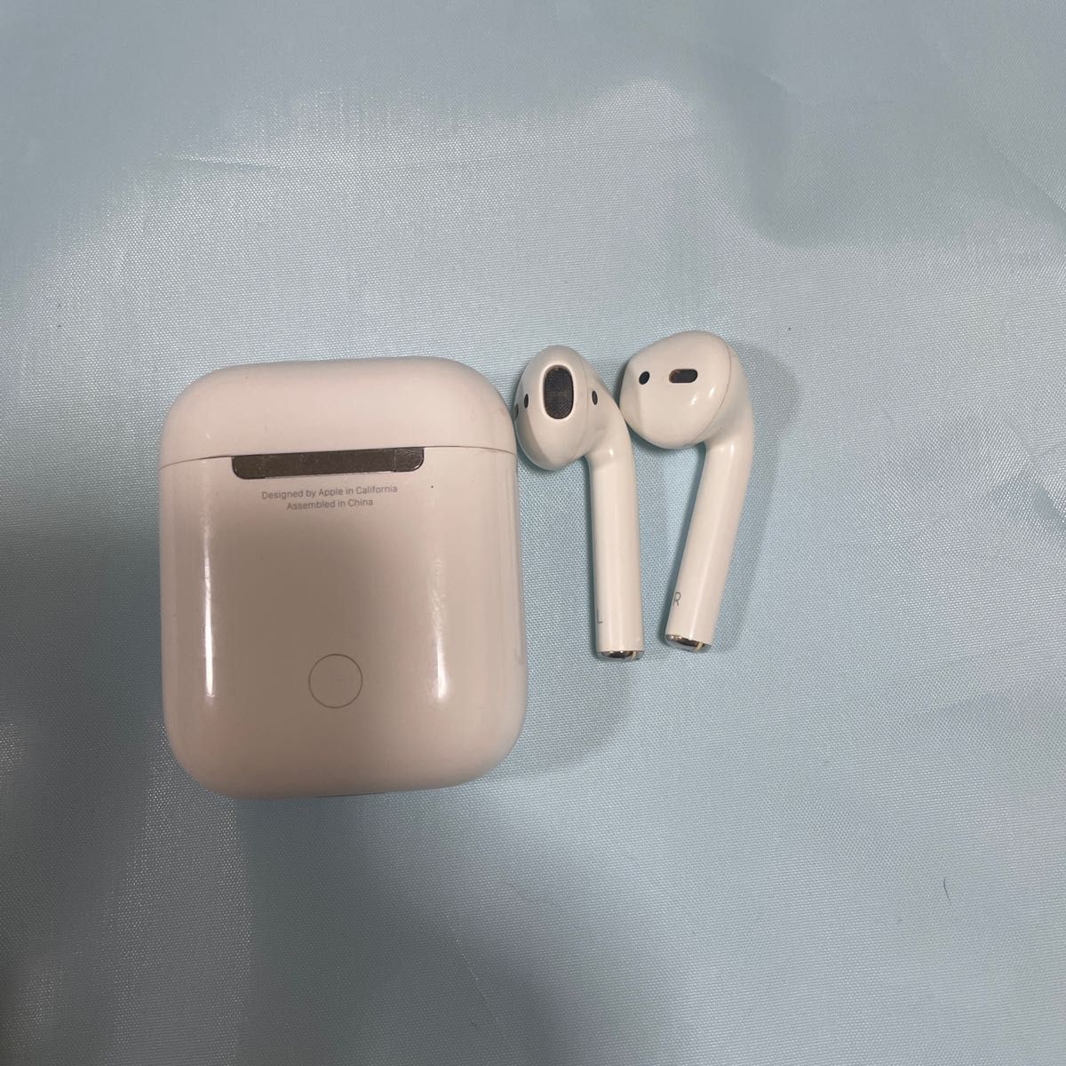 AirPods Apple イヤホン Bluetooth アップルエアーポッズ 第1世代　本体のみ 傷少々あり