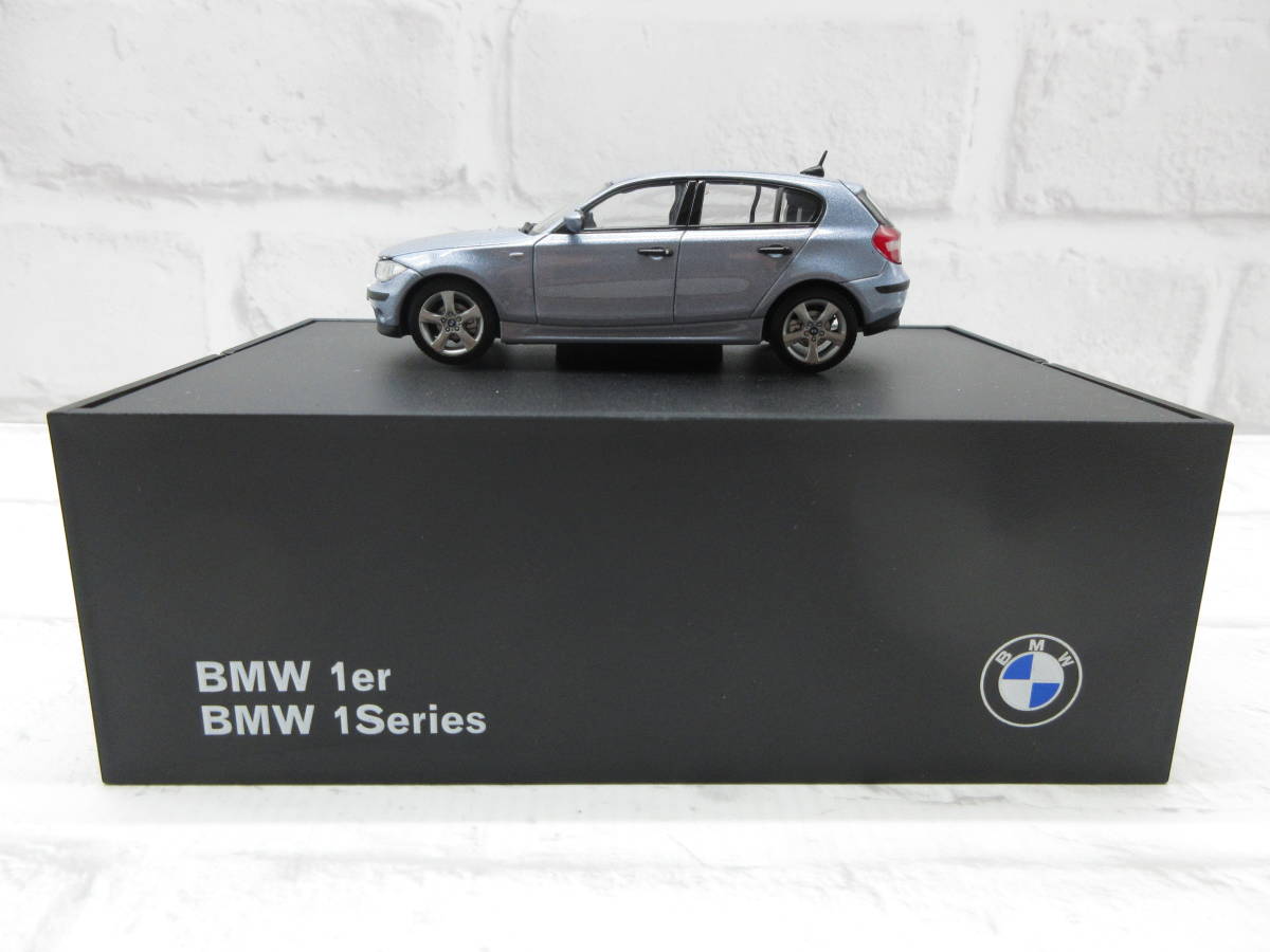 ミニカー　1/43　BMW　1シリーズ　1er　1Series　ハッチバック　ライトブルー　ディーラー正規品　モデルカー _画像1