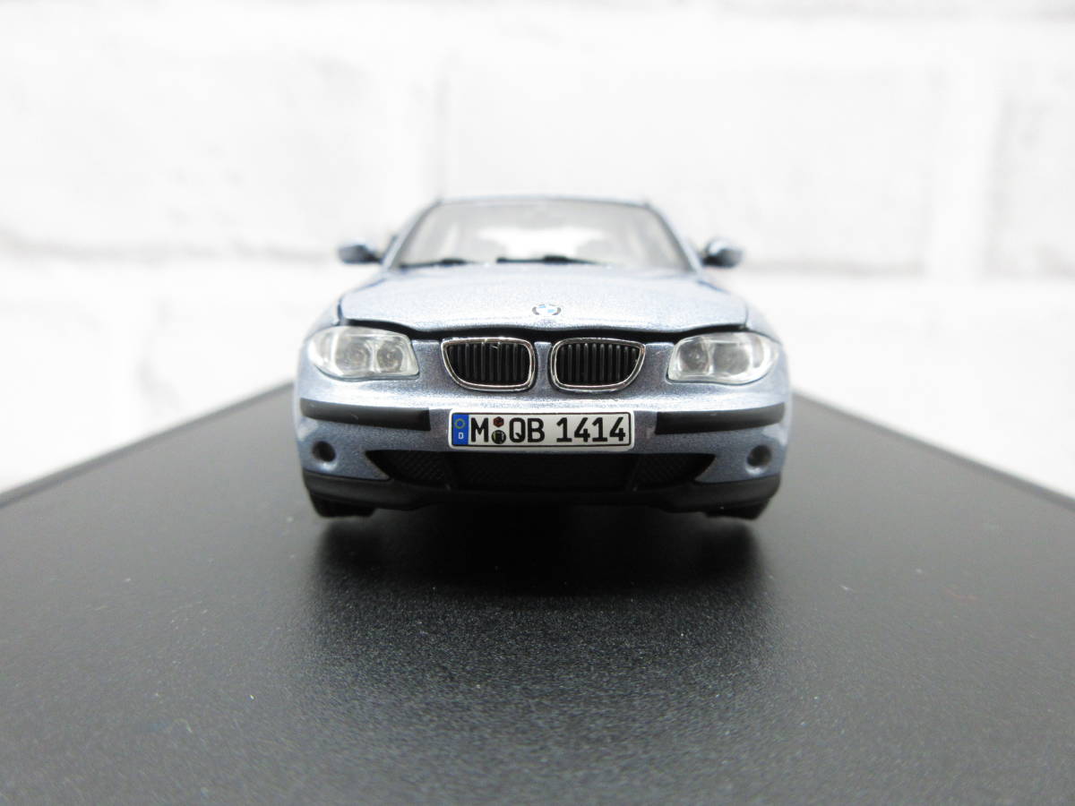 ミニカー　1/43　BMW　1シリーズ　1er　1Series　ハッチバック　ライトブルー　ディーラー正規品　モデルカー _画像2